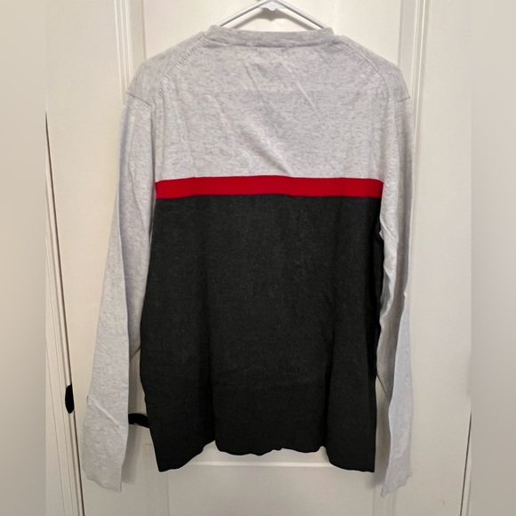 Old Navy‎ sweater - Picture 3 of 3